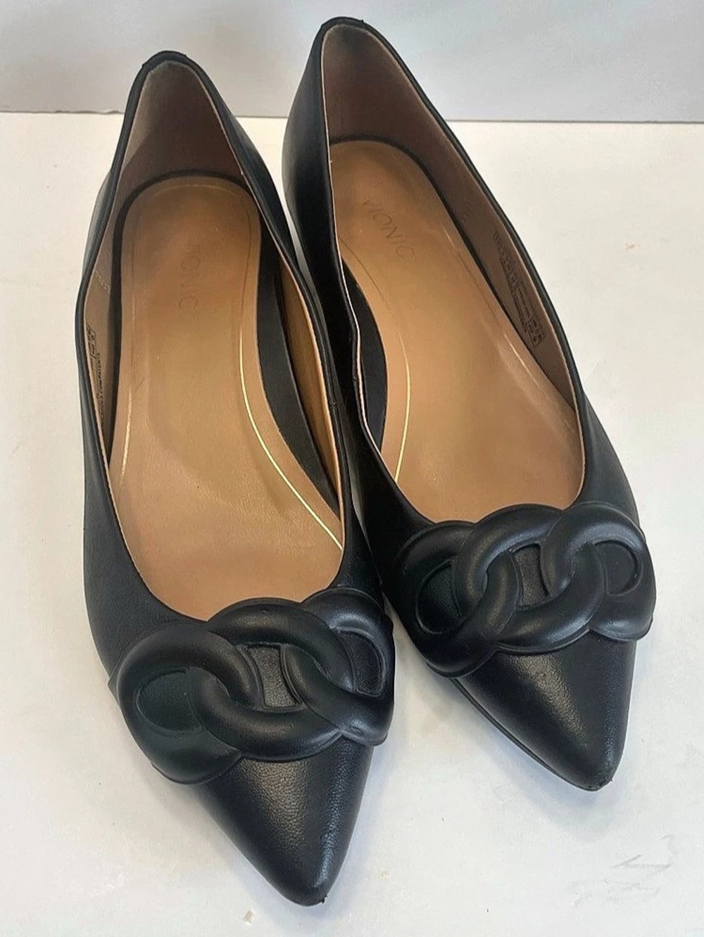 Vionic Arielle Pointed Toe Flats in Black US 8.5